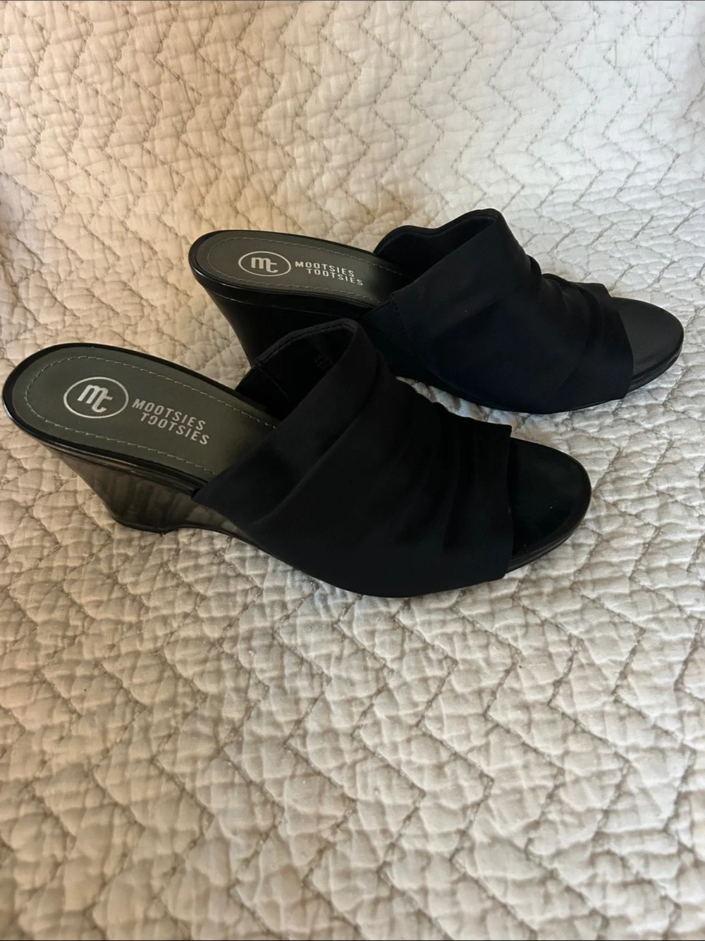 Mootsies Tootsies‎ black Slide Mule ruched upper strap low Wedge heel Size7.5